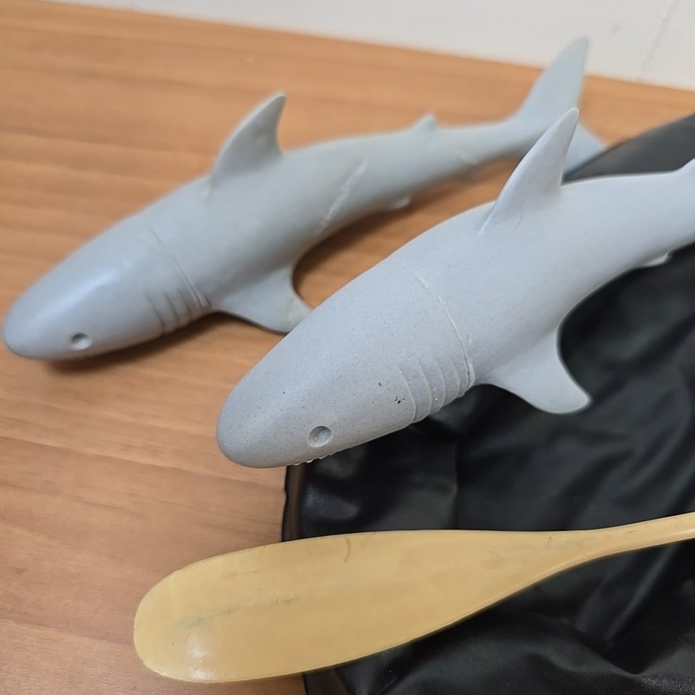 Vintage 1970s GI Joe Adventure Team Accessory‎ Lot Spy Island Gear + Sharks ETC! - Picture 4 of 5